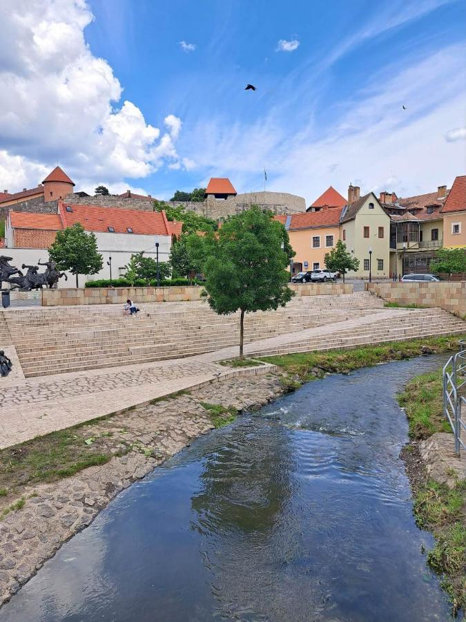 Bb21 Apartman Eger - City Centre Exteriér fotografie